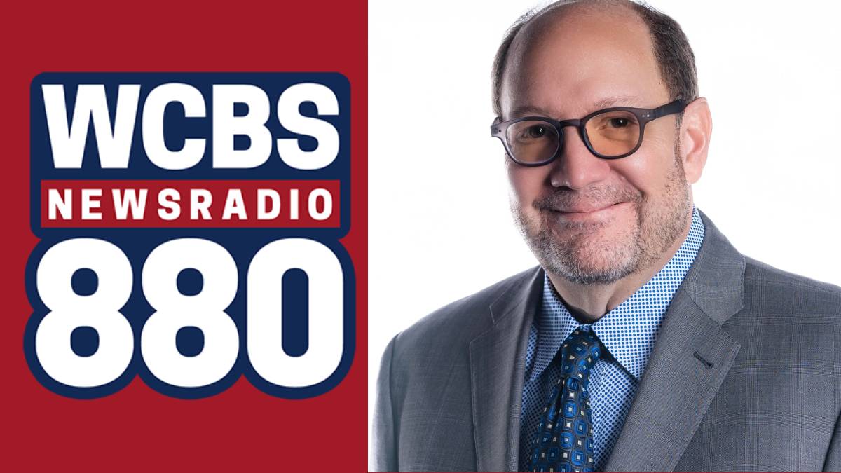 A photo of Steve Scott and the WCBS 880 logo